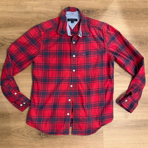 Tommy Hilfiger Other - Tommy Hilfiger Plaid Button-Up Shirt – Medium